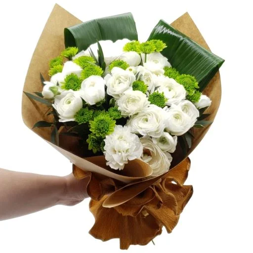 Ramo de flores marimonias blancas importadas